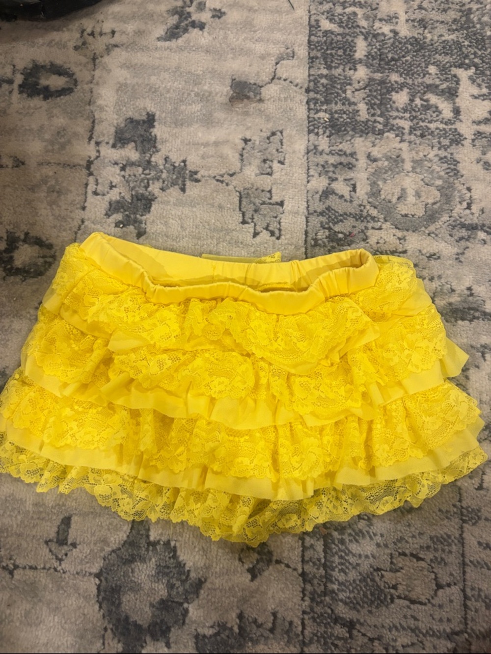 Yellow Lace Ruffle Shorts - Picture 2 of 3